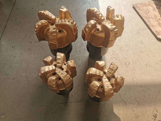 El Api 9 7/8&quot; 5 cuchillas Pdc mordió la perforación de roca con 4 1/2reg Pin Thread