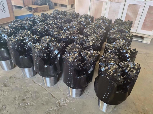 Nuevo diseño Tricone Bit Roller Cone Bit 200mm IADC545 Bit de perforación en roca dura para perforación de pozos