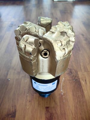 8 1/2 pulgadas 5 hojas PDC taladro para la perforación de pozos de agua con hilo API REG